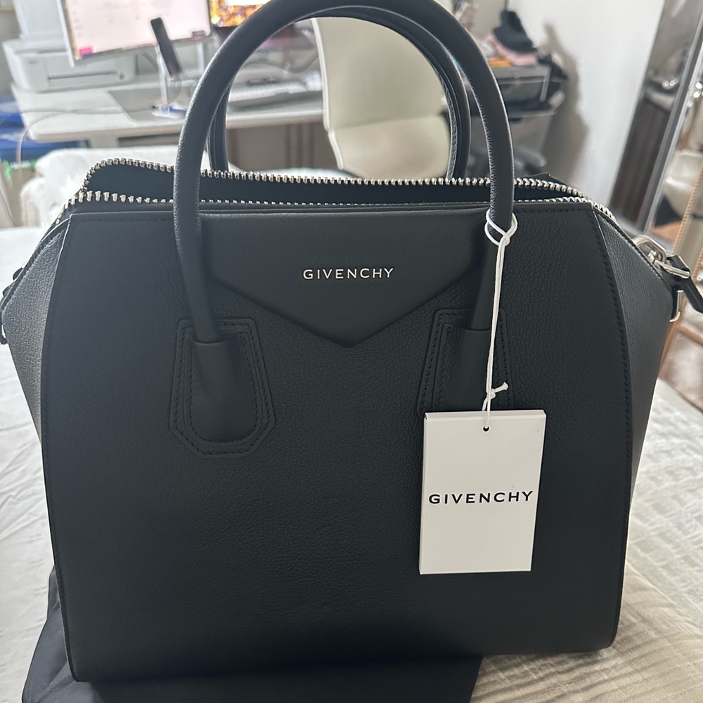 Givenchy MEDIUM ANTIGONA